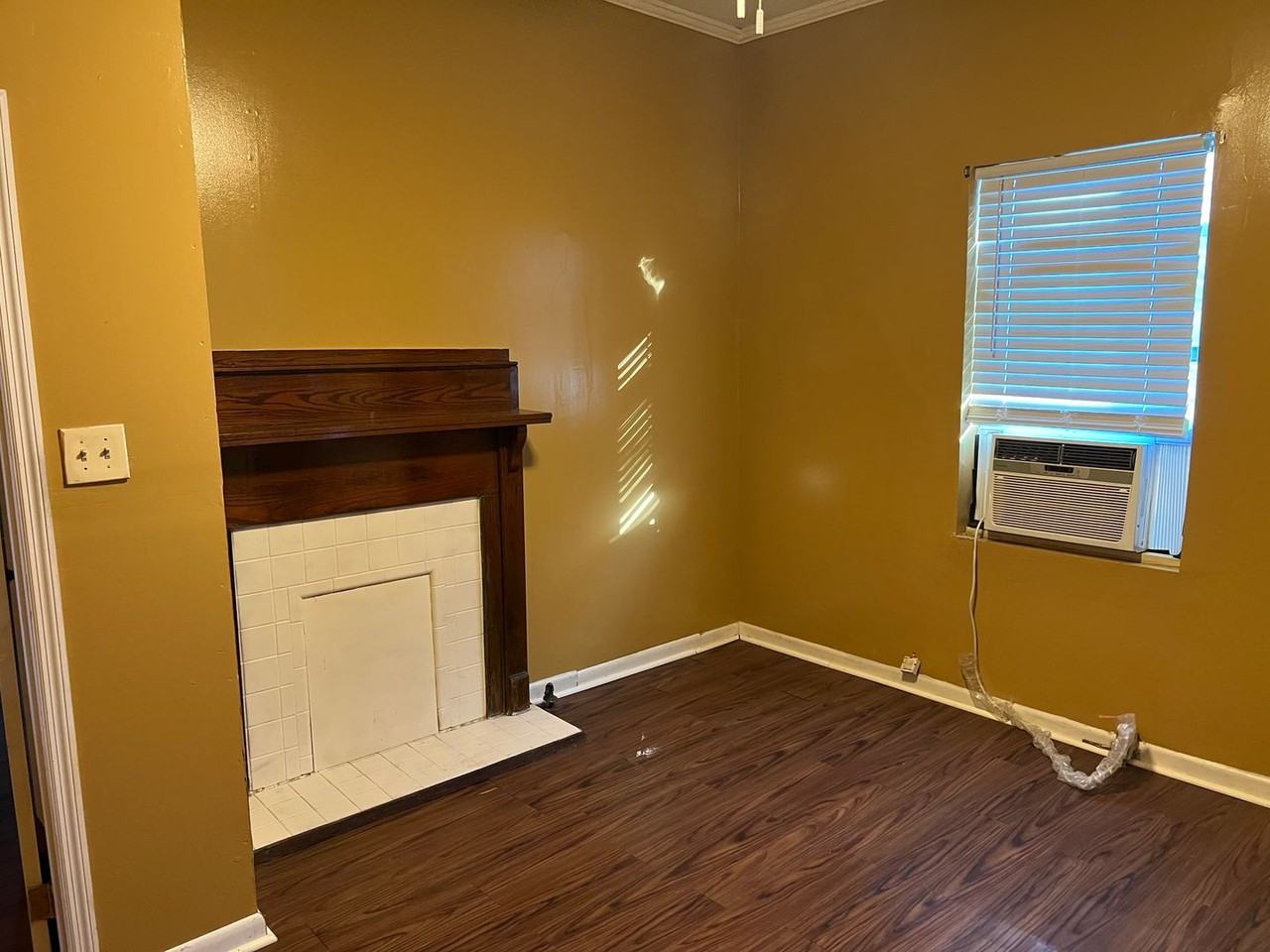 2011 Albany St - Photo 6 of 15