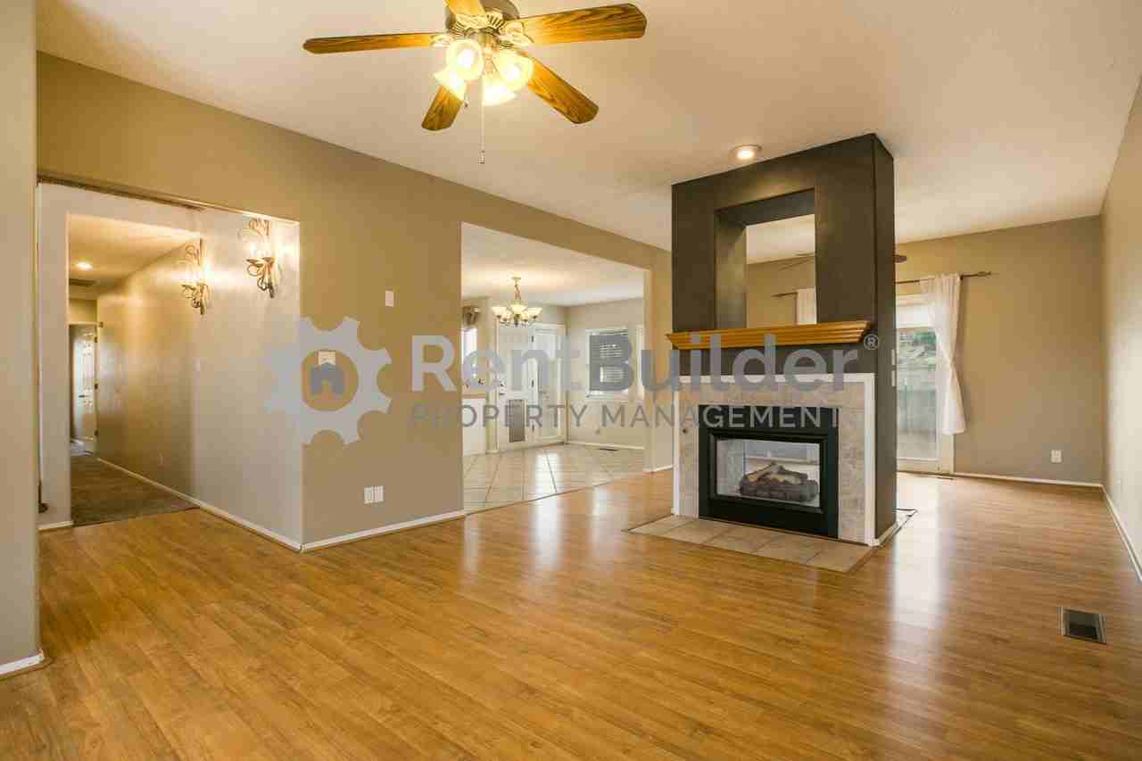 4216 Loren Ave Nw - Photo 3 of 25