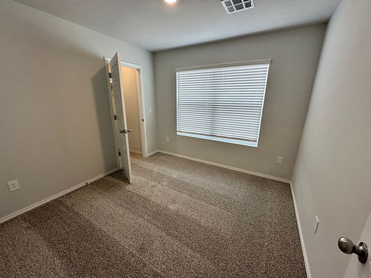 618 Nw 119th St - Photo 2 of 23