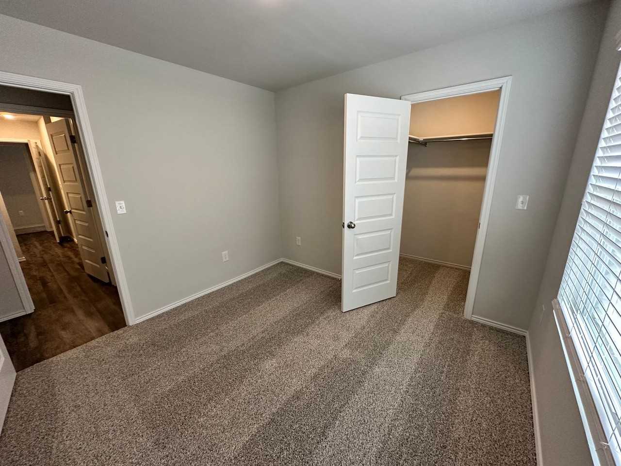 618 Nw 119th St - Photo 3 of 23