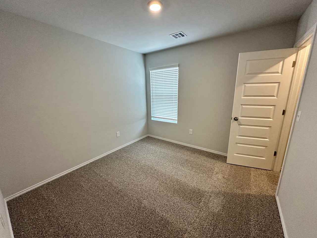 618 Nw 119th St - Photo 4 of 23