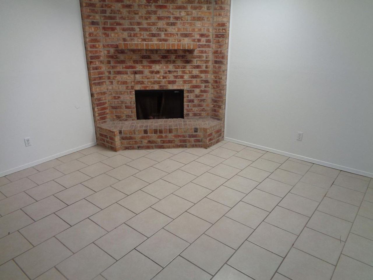 2516 Lake Omega St - Photo 2 of 20