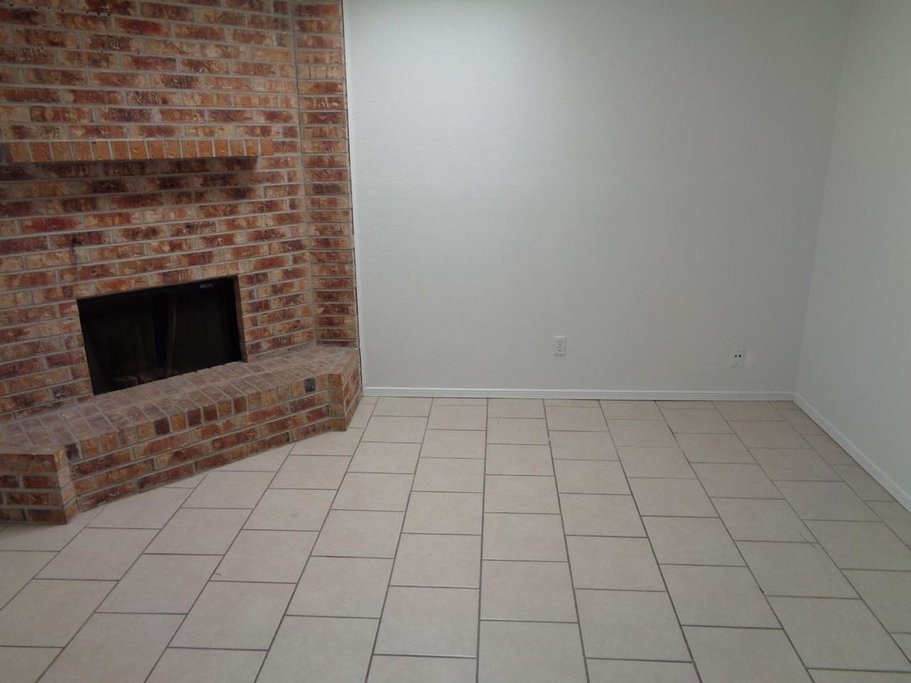 2516 Lake Omega St - Photo 3 of 20