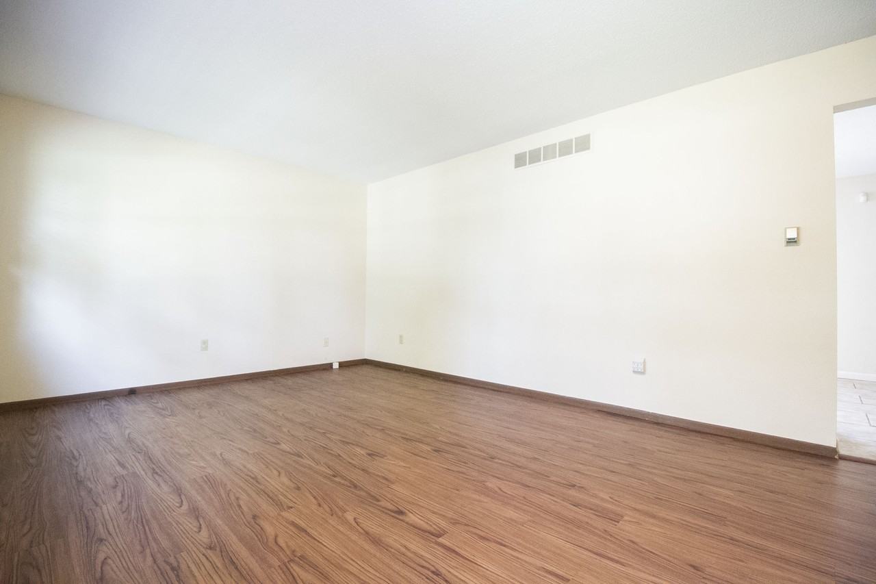 4415 Oak Creek Ln #NA - Photo 3 of 24