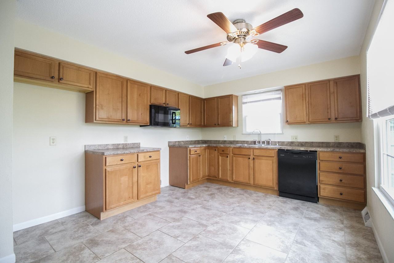 4415 Oak Creek Ln #NA - Photo 7 of 24