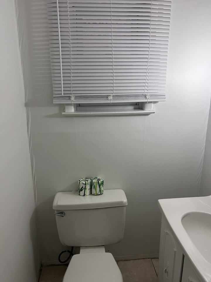 720 Anderson St #1 - Photo 5 of 6