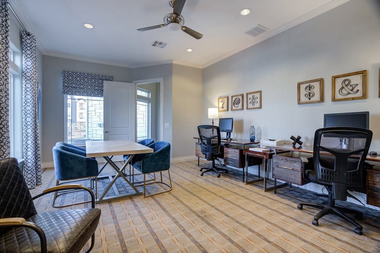 Residence at Midland - Photo 6 of 44