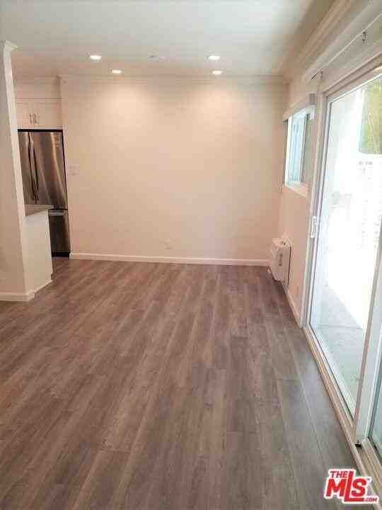 1117 S Bedford St #103 - Photo 3 of 8