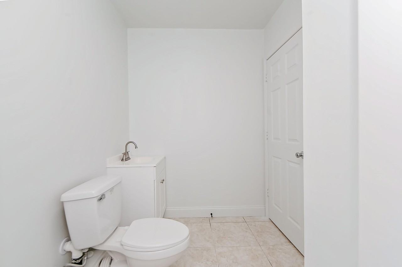 Murdock Blvd - Photo 4 of 28