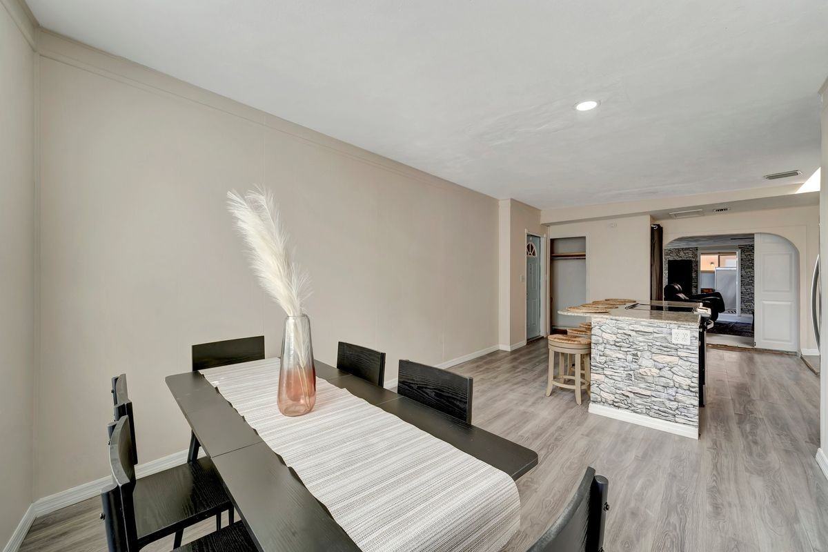 22001 Felton Avenue - Photo 3 of 19