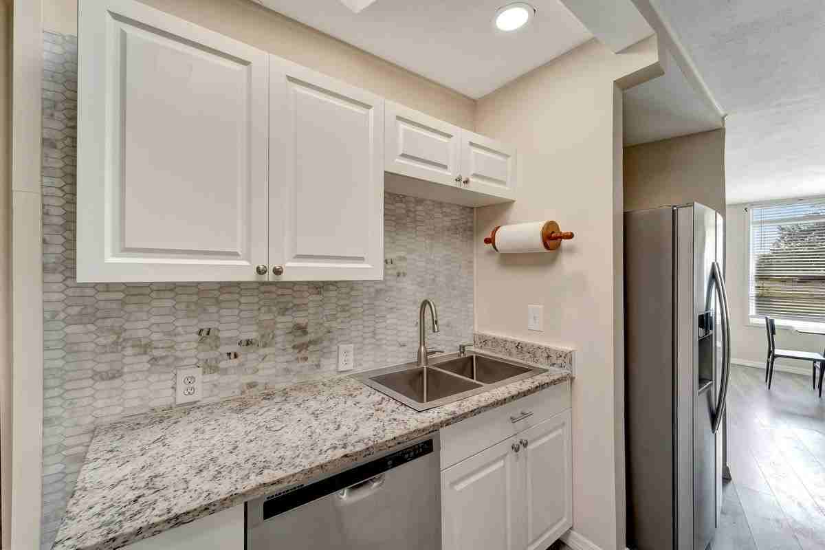 22001 Felton Avenue - Photo 4 of 19