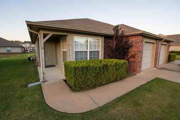 Hamilton Crossing Apartments - Photo 3 of 24