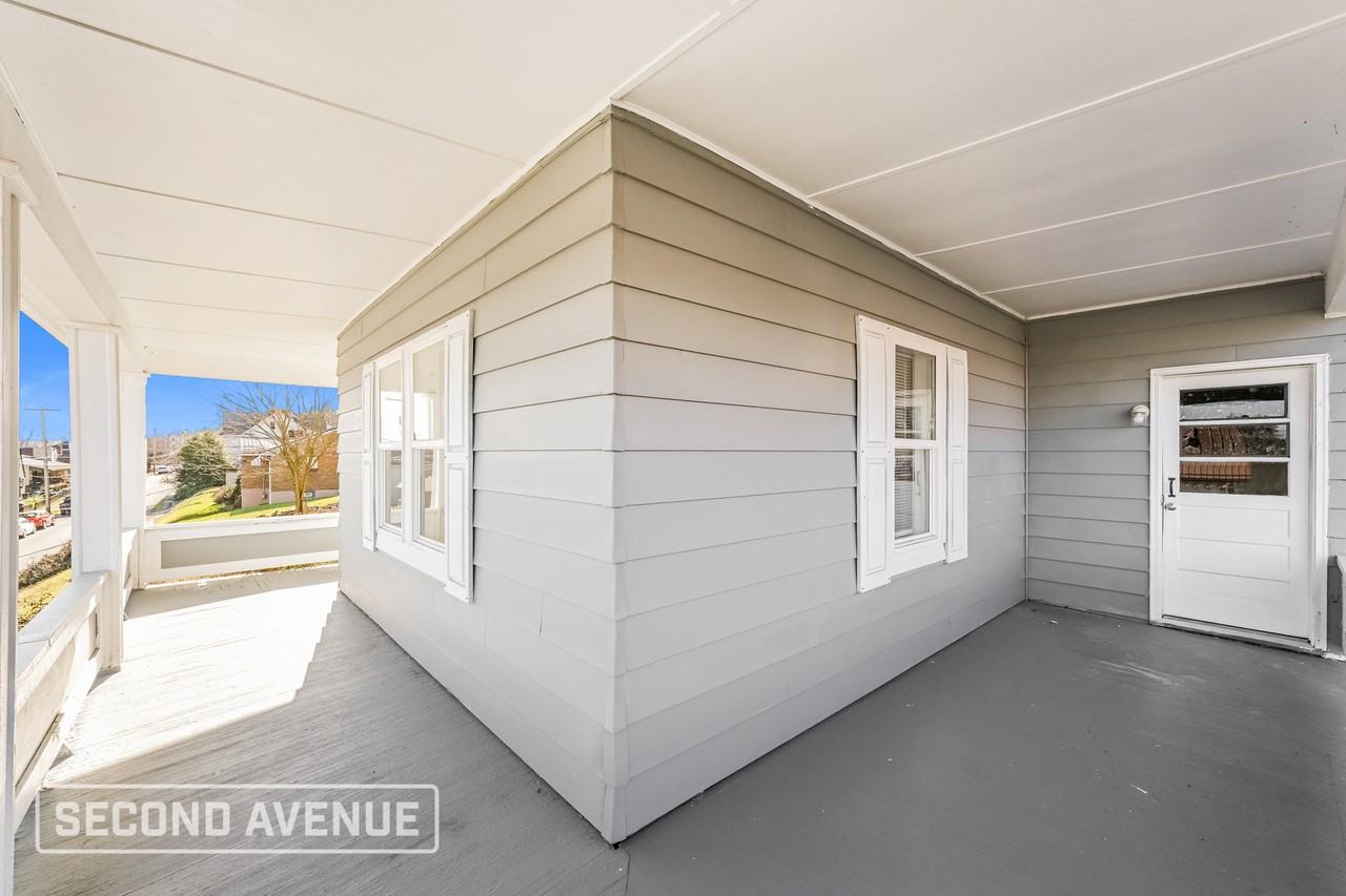 704 Conrad Ave - Photo 2 of 29