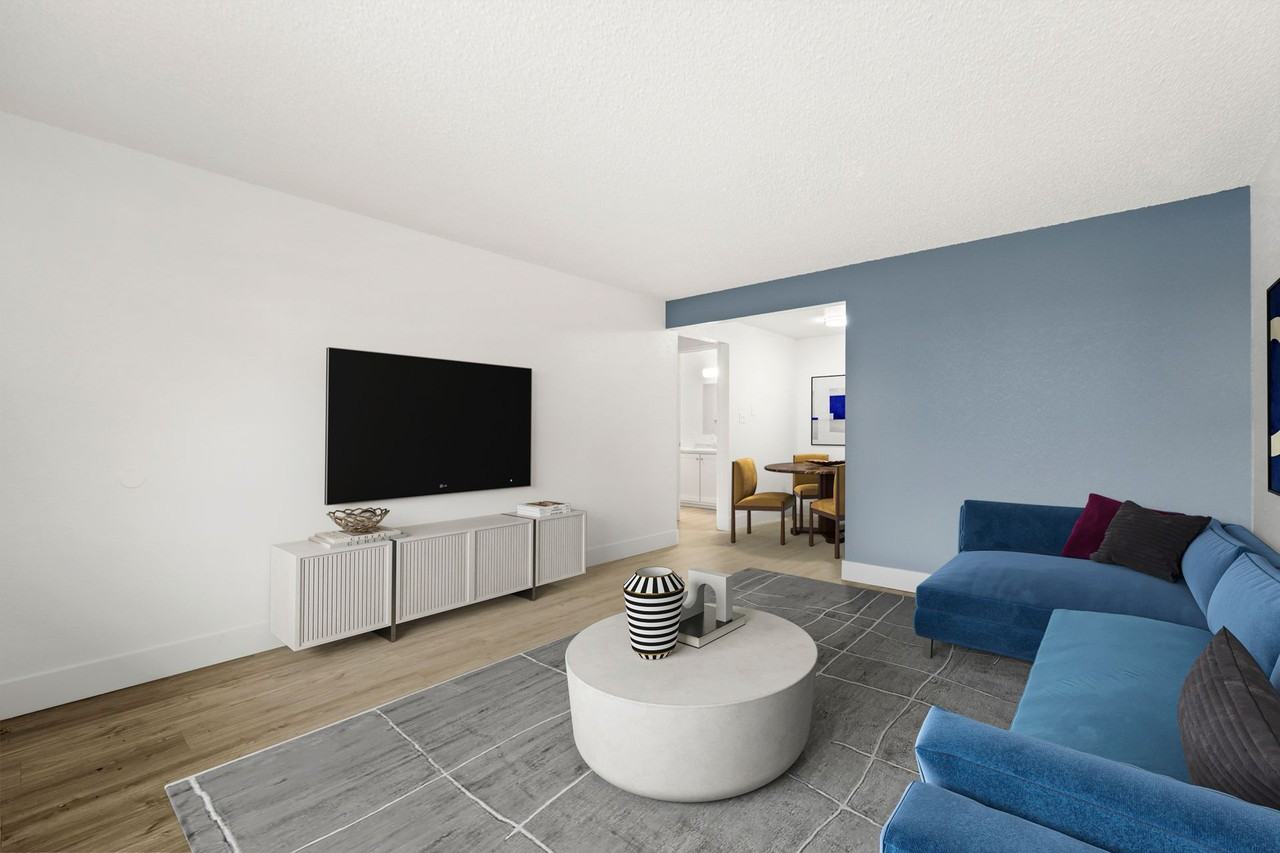 Bella Lago - Photo 4 of 50