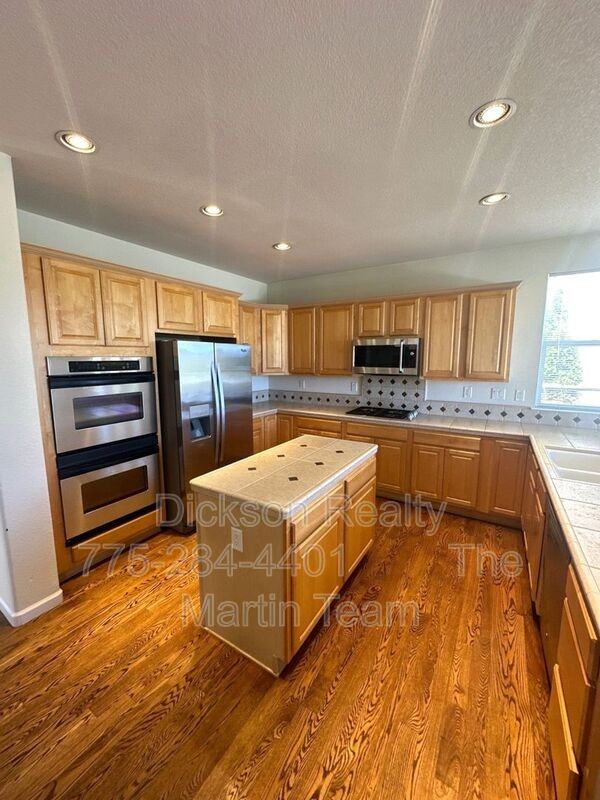 3084 Ten Mile Dr - Photo 6 of 21