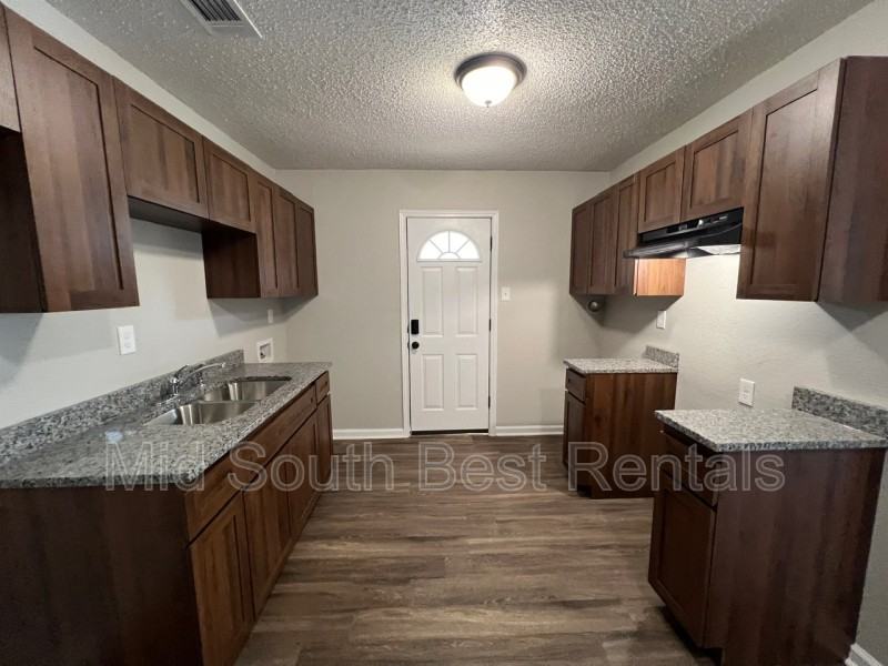 3262 Coleman Ave - Photo 3 of 8