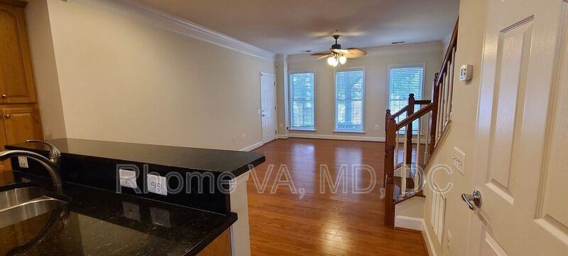 2205 Highbourne Dr - Photo 2 of 39