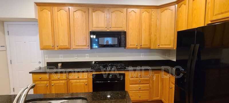 2205 Highbourne Dr - Photo 6 of 39