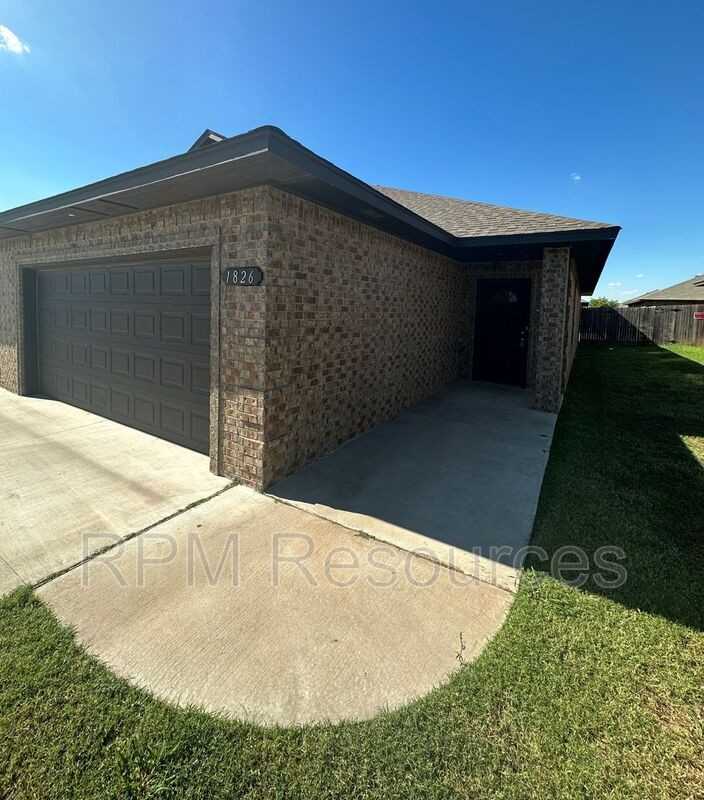1826 Cypress Ln - Photo 4 of 21