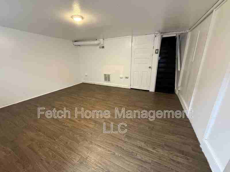 457 Manor St - Photo 3 of 18