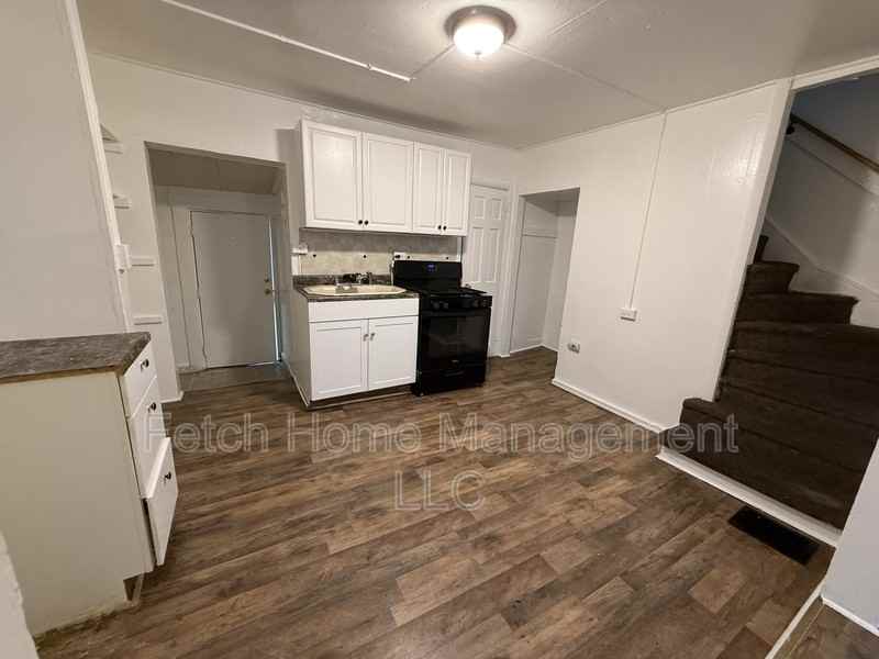 457 Manor St - Photo 6 of 18