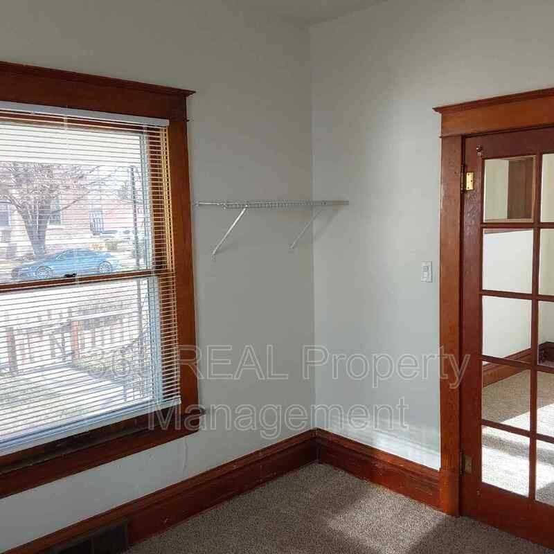 108 Maple Ave - Photo 3 of 10