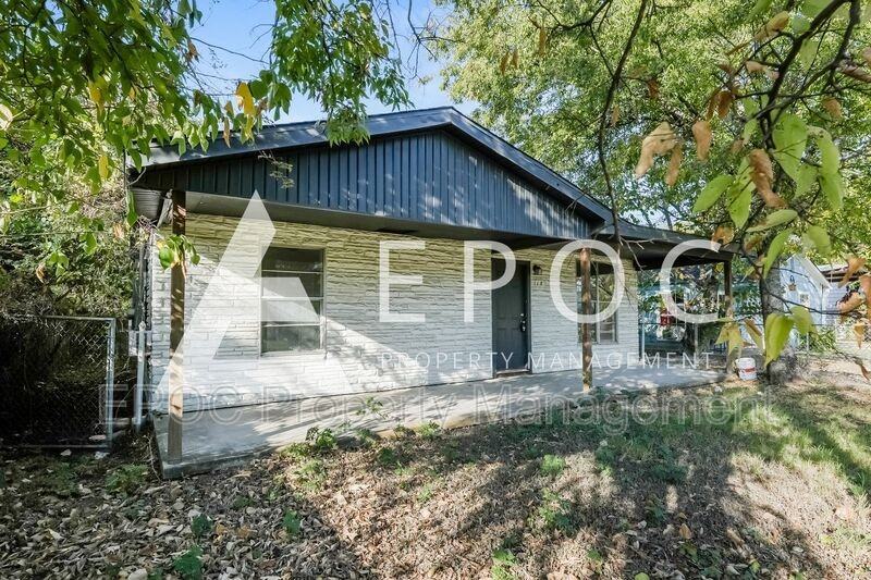 118 Cedar St - Photo 2 of 15