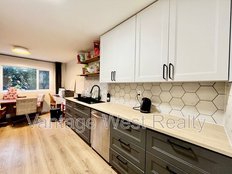 200 Bernard Ave - Photo 3 of 21