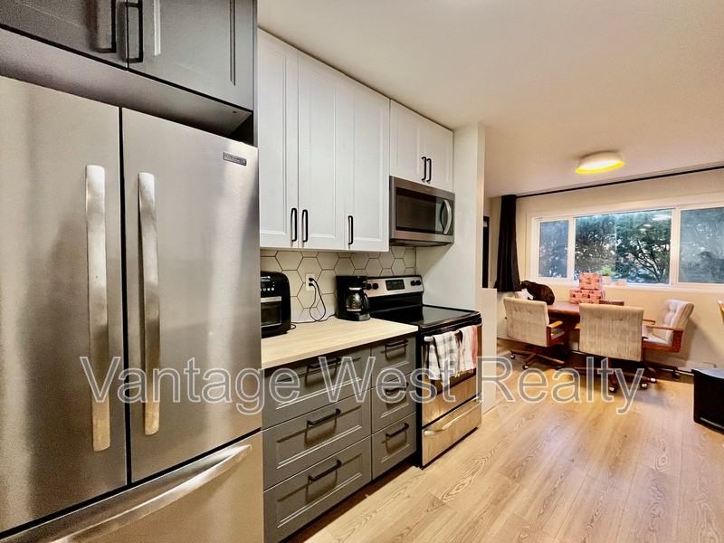 200 Bernard Ave - Photo 4 of 21