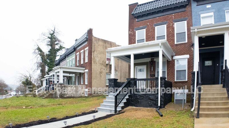 2619 Loyola Northway - Photo 6 of 30