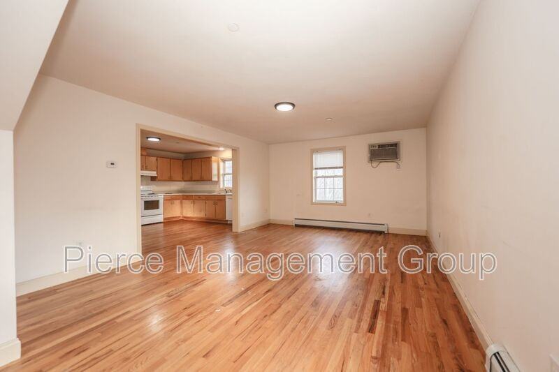 843 Mammoth Rd #7 - Photo 3 of 11