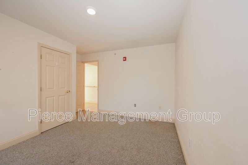 843 Mammoth Rd #7 - Photo 5 of 11