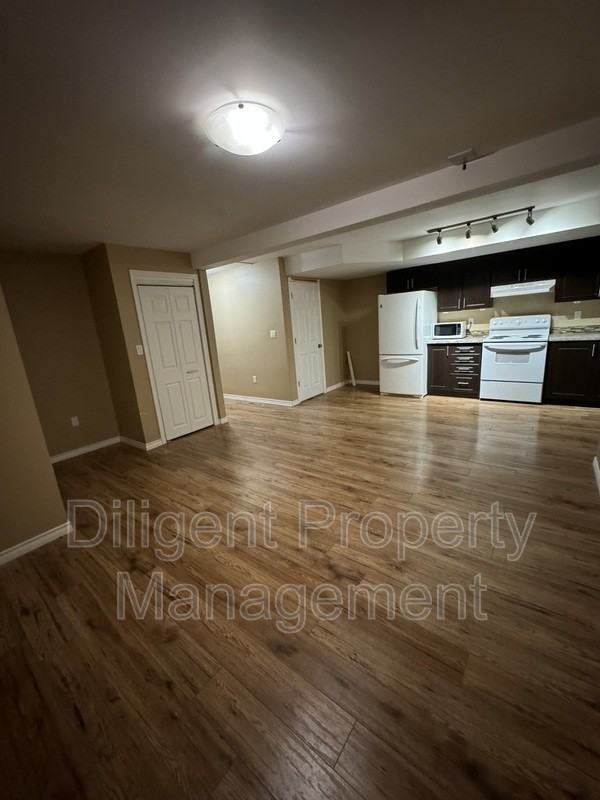 267 Louden Terr - Photo 3 of 22