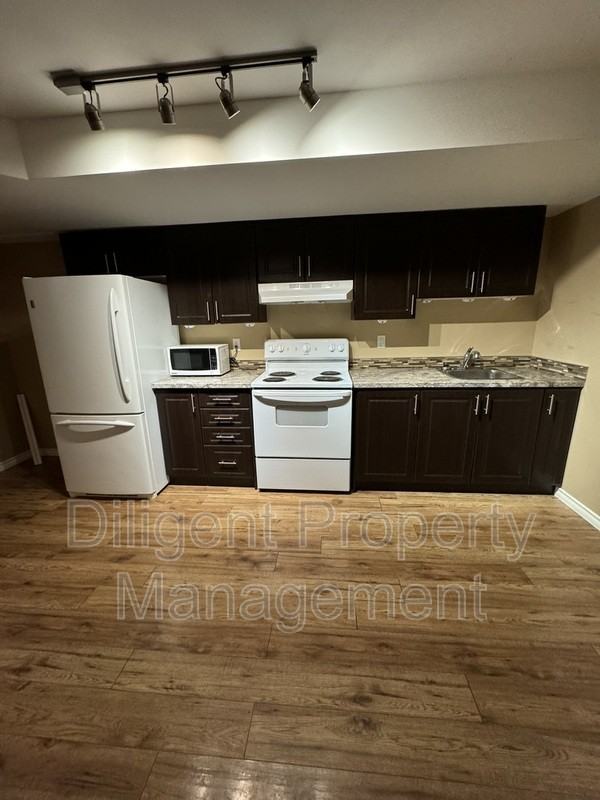 267 Louden Terr - Photo 4 of 22
