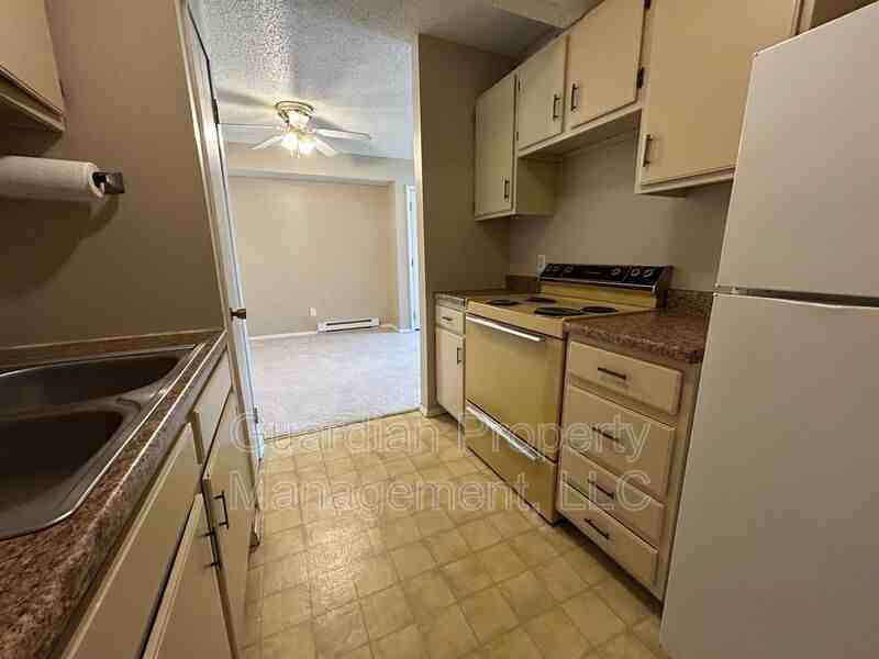 912 N Walnut St #5 - Photo 7 of 16