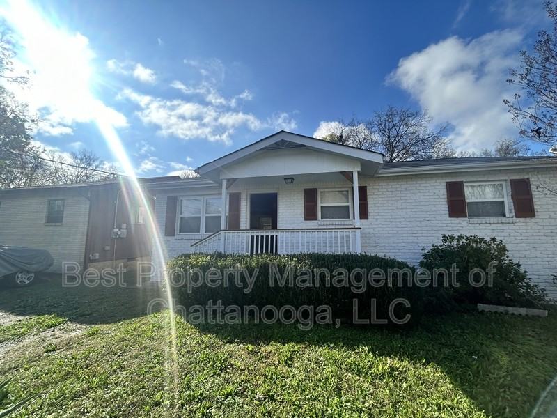 1710 Olive St - Photo 2 of 15