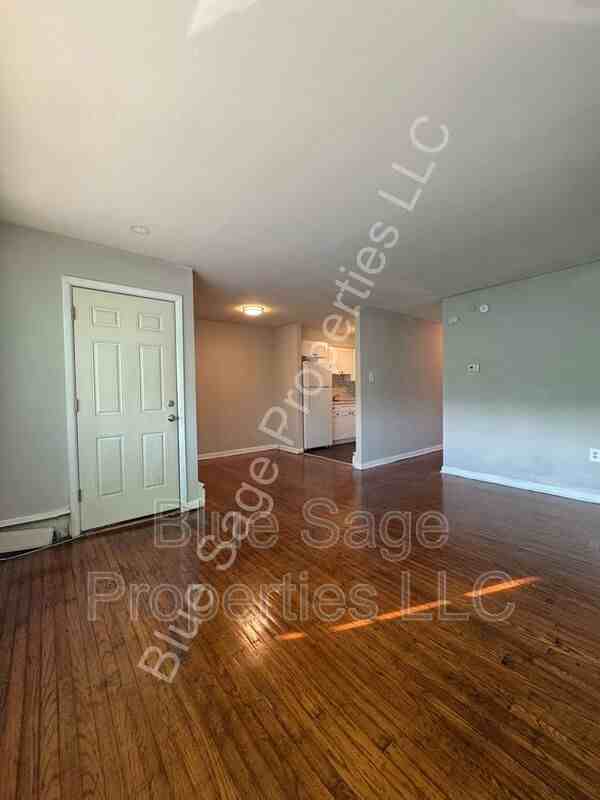2403 Manor Rd #2 - Photo 3 of 16