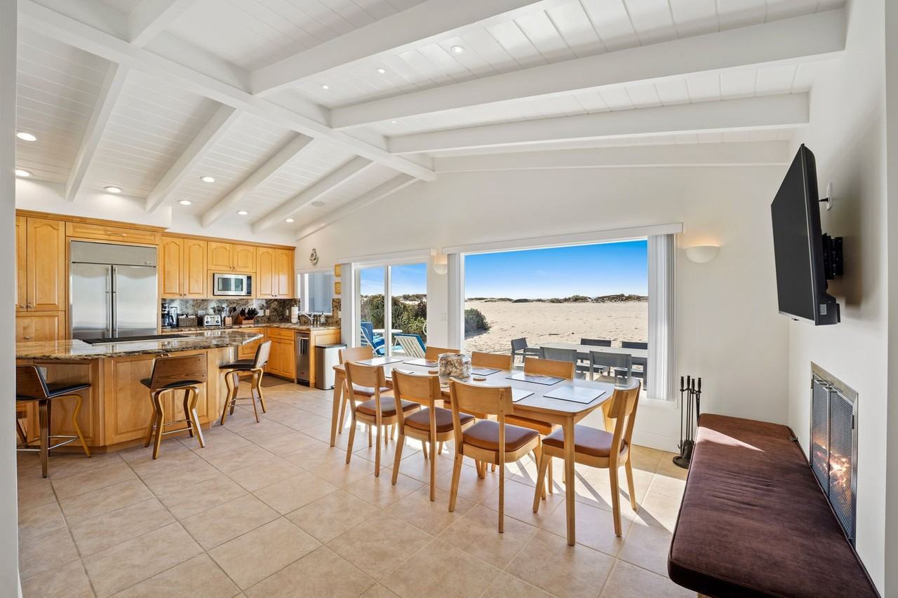 3321 Ocean Dr - Photo 3 of 45