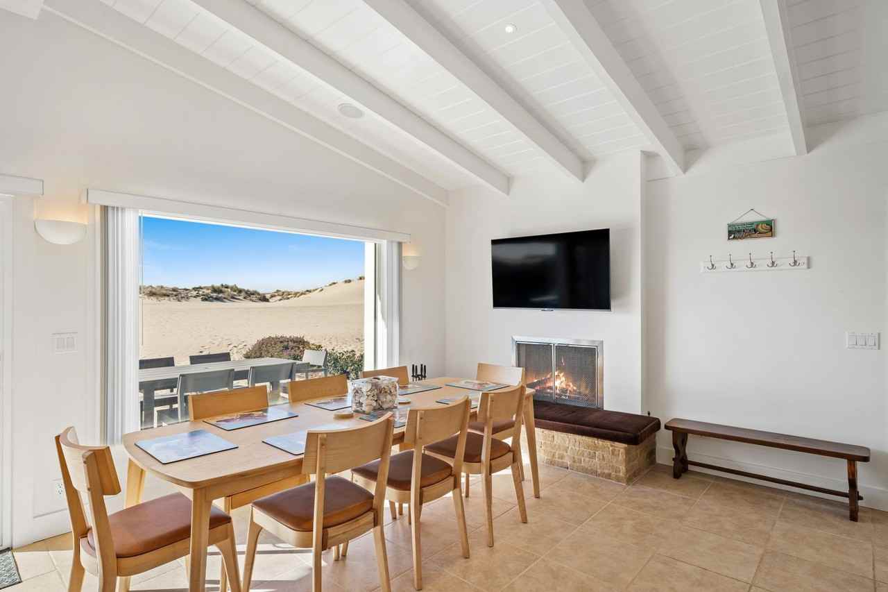 3321 Ocean Dr - Photo 4 of 45