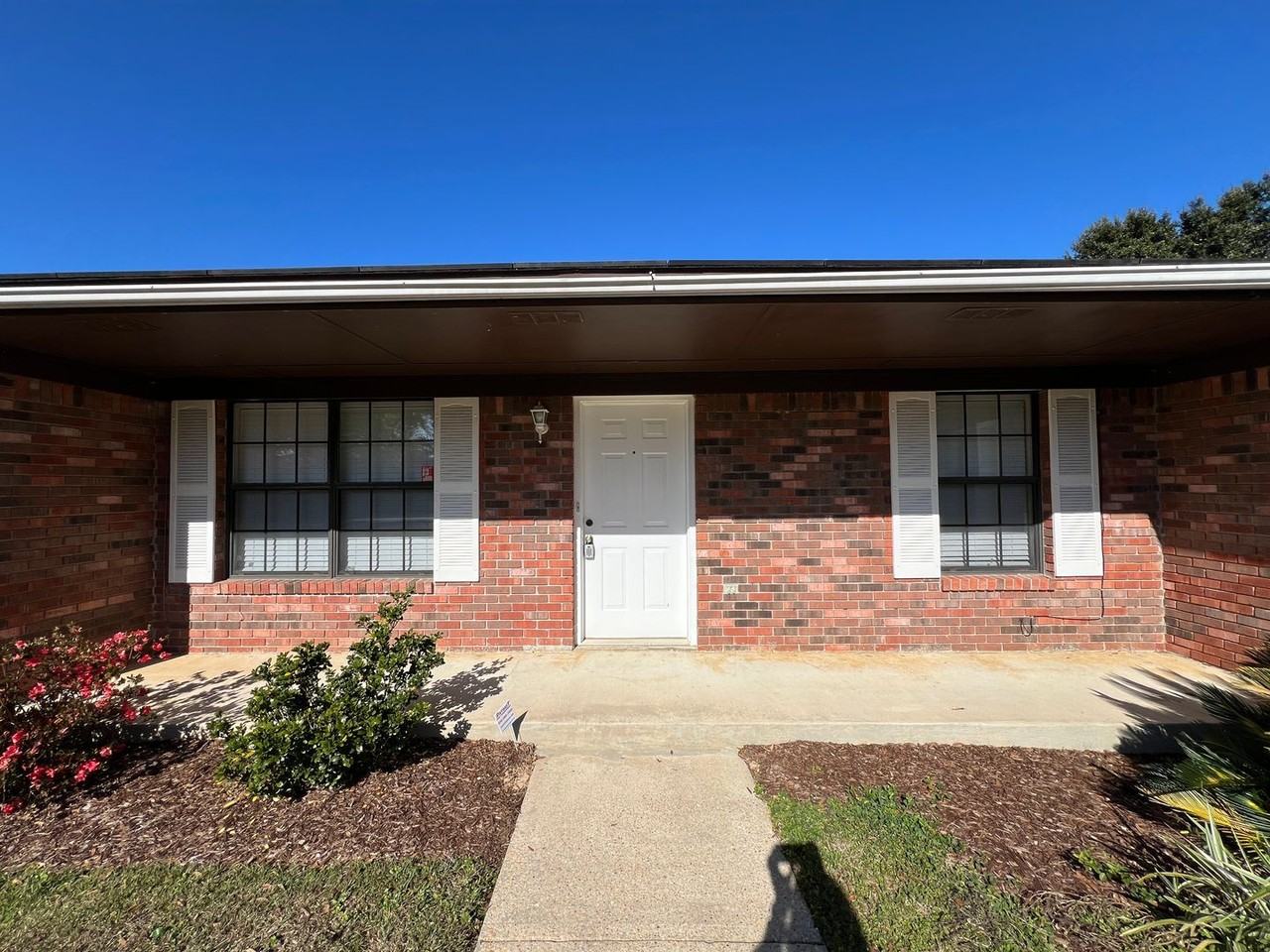 4790 Gregg Ave - Photo 3 of 41