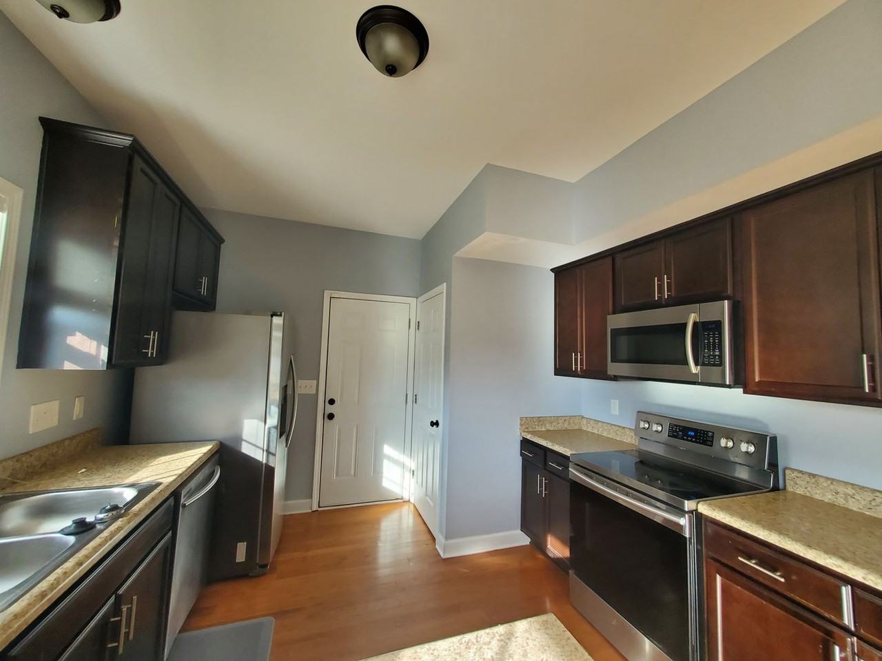 459 Carolina Oaks Circle - Photo 3 of 25
