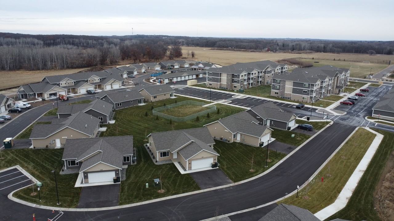 The Pines on 33rd 4 - Photo 2 of 10