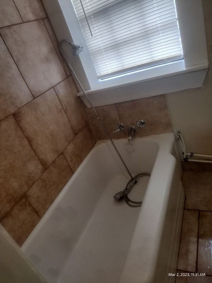 6810 Nw 13th St - Photo 2 of 7