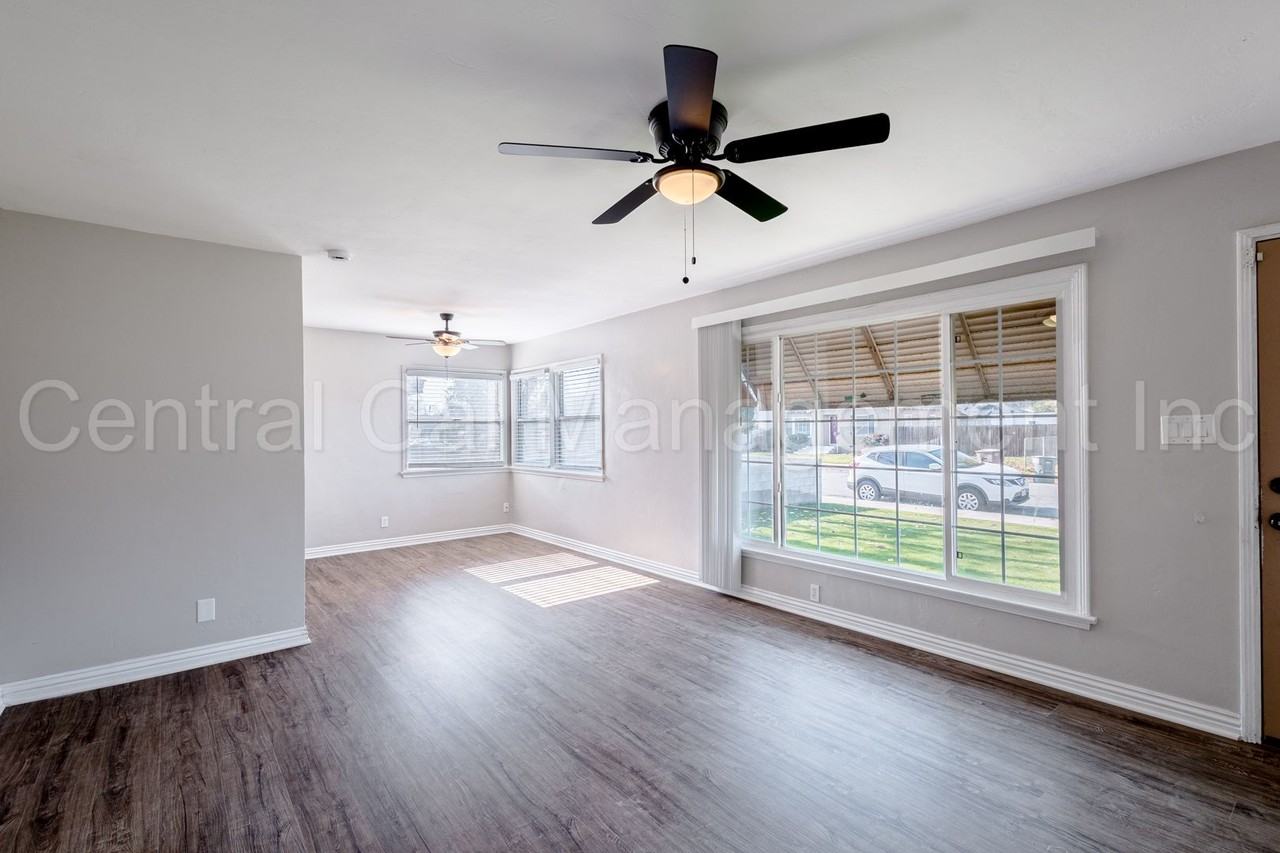 200 Wetherley Dr - Photo 3 of 20