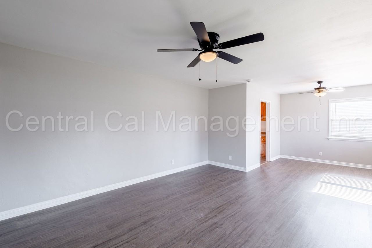 200 Wetherley Dr - Photo 4 of 20
