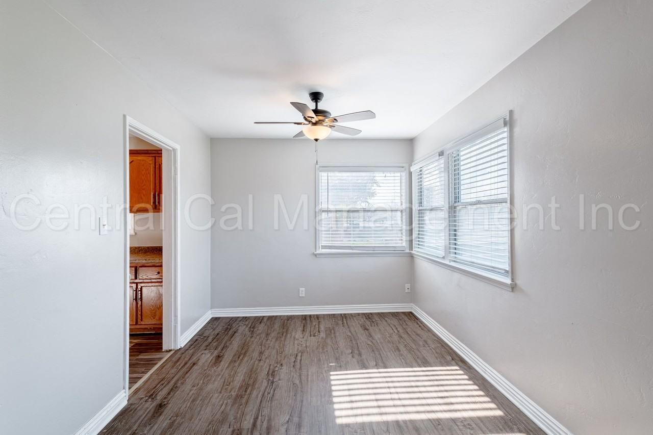 200 Wetherley Dr - Photo 6 of 20