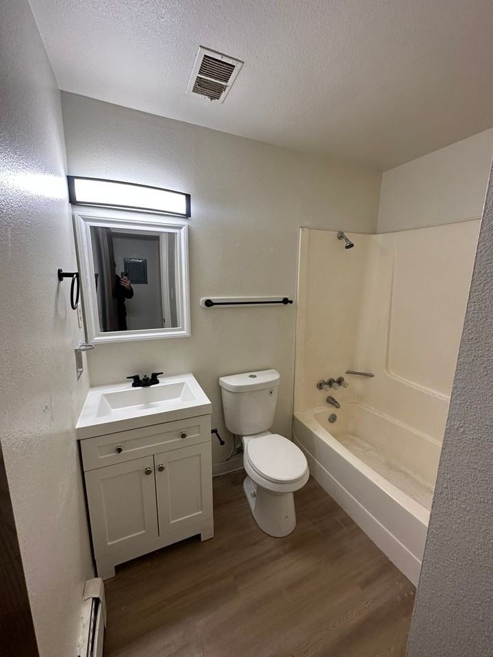 4500 Parkview Dr - Photo 7 of 15