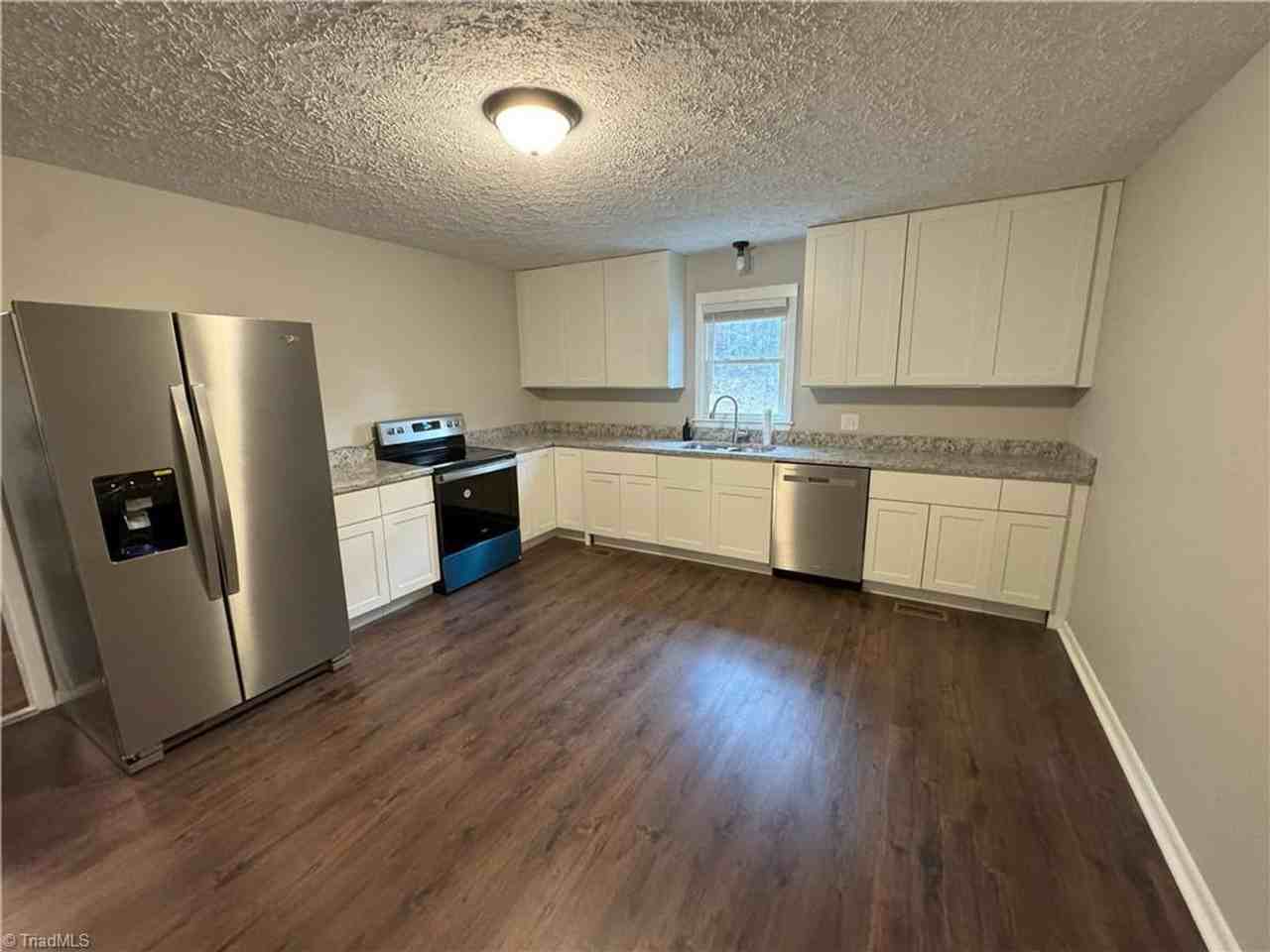 133 Salem Drive - Photo 2 of 8