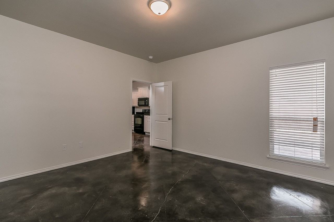 Mosley St - Photo 3 of 12