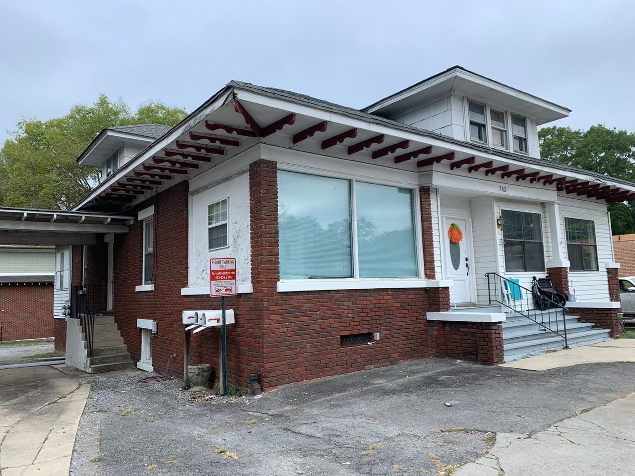 743 Broad St Nw #2 - Photo 2 of 10